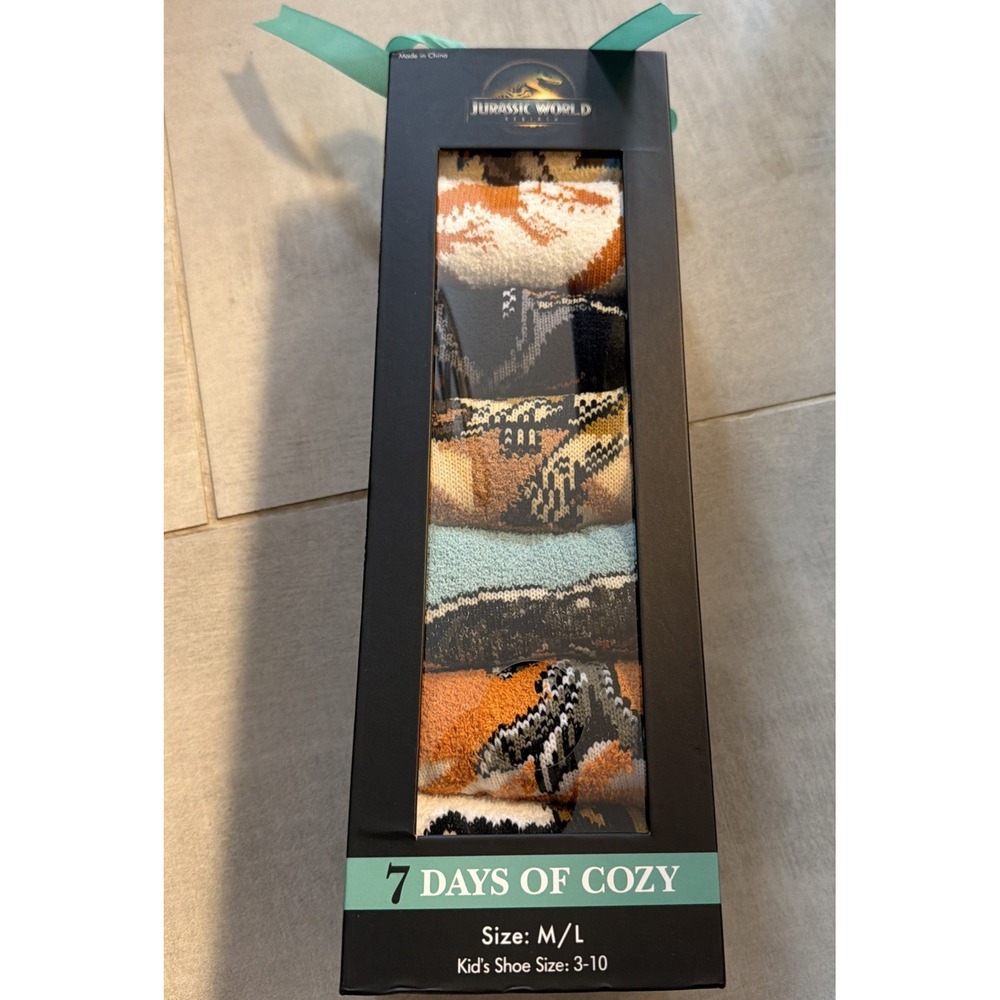 NWT JURASSIC WORLD 7 DAYS OF COZY KIDS SOCKS SIZE M/L 3-10 7 PAIR